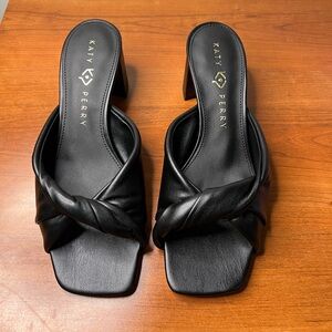 New KATY PERRY The Tooliped Twisted Sandal Black (Size 8.5M)